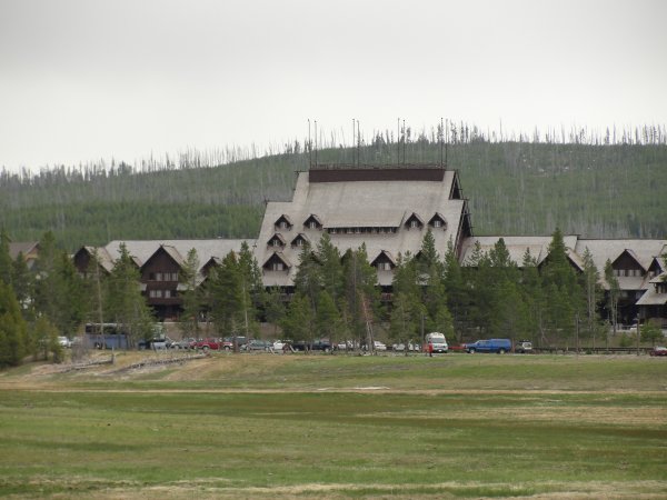 Yellowstone Lodge